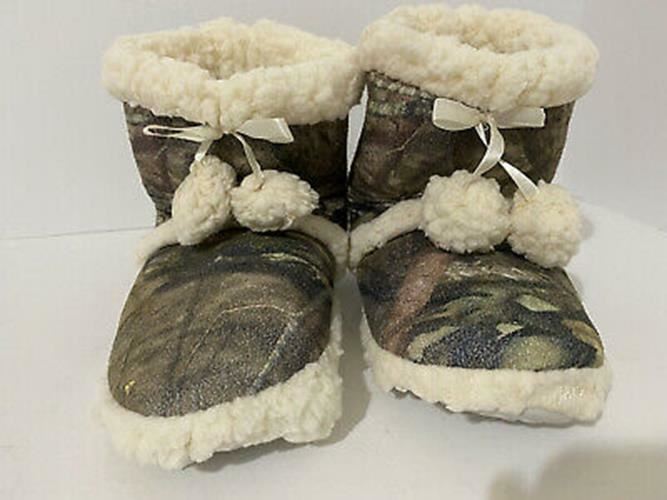 Break-Up Country Mossy Oak Women's Camouflage Slippers (Size: Large 9-10) Local