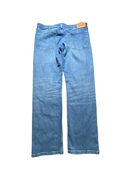 Levi's 513 Men's Slim Straight Flex Medium Wash Blue Jeans (Size: 38 x 32)