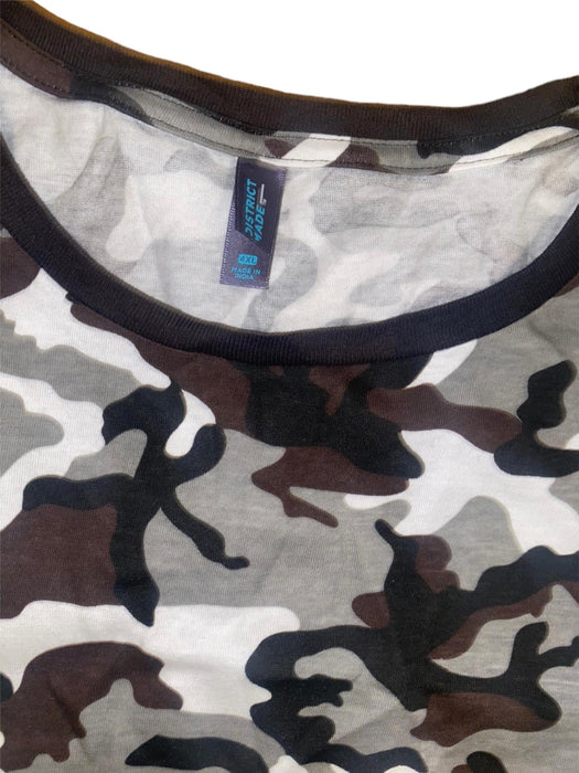 District Made Women's Short Sleeve Camo Top Burgundy/Gray (Size: 4XL)