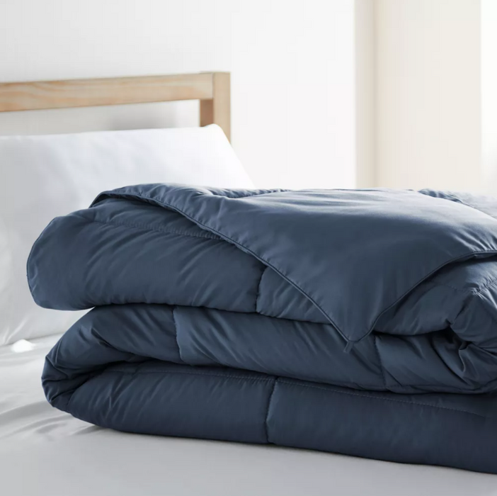 Beckham Hotel Collection Goose Down Alternative Comforter Navy (Size:Full/Queen)