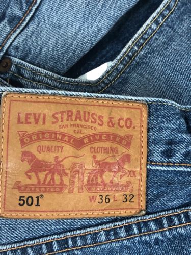 Levi's 501 Original Fit Button Fly Med Wash Jeans Men's (Size: 36 x 32) 5012189