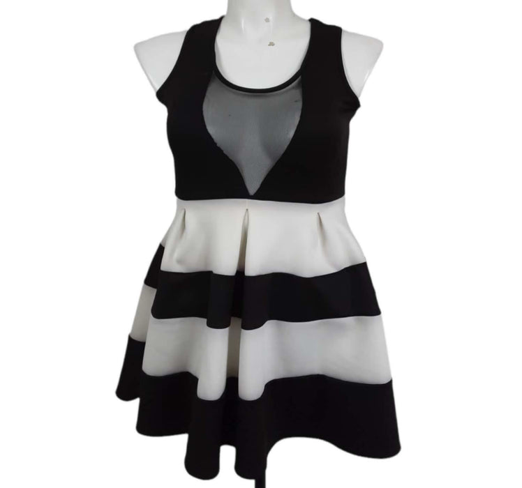 Red Tulips Women's Black/White Sleeveless Keyhole Dress (Size: M)