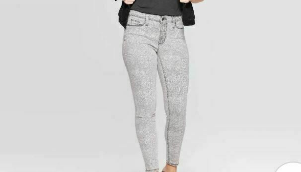 Universal Thread | Women's Snakeskin High-Rise Skinny Jeans | Gray (Size: 4)