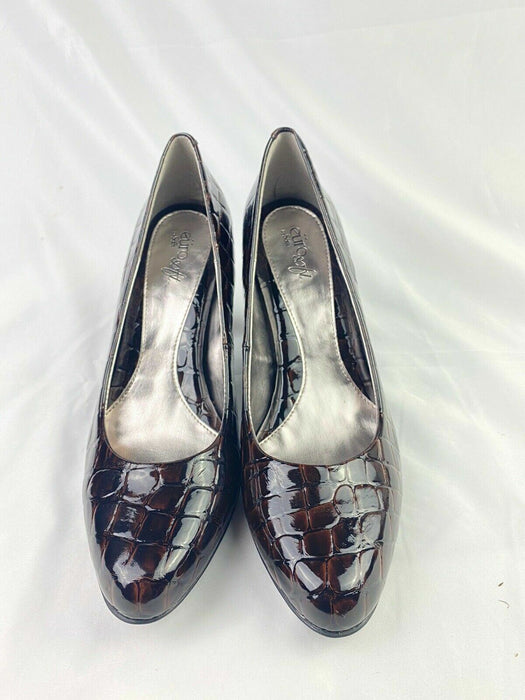 Euro Soft | Patent leather Brown 3.5" Pumps (Size: 9M) 3003050