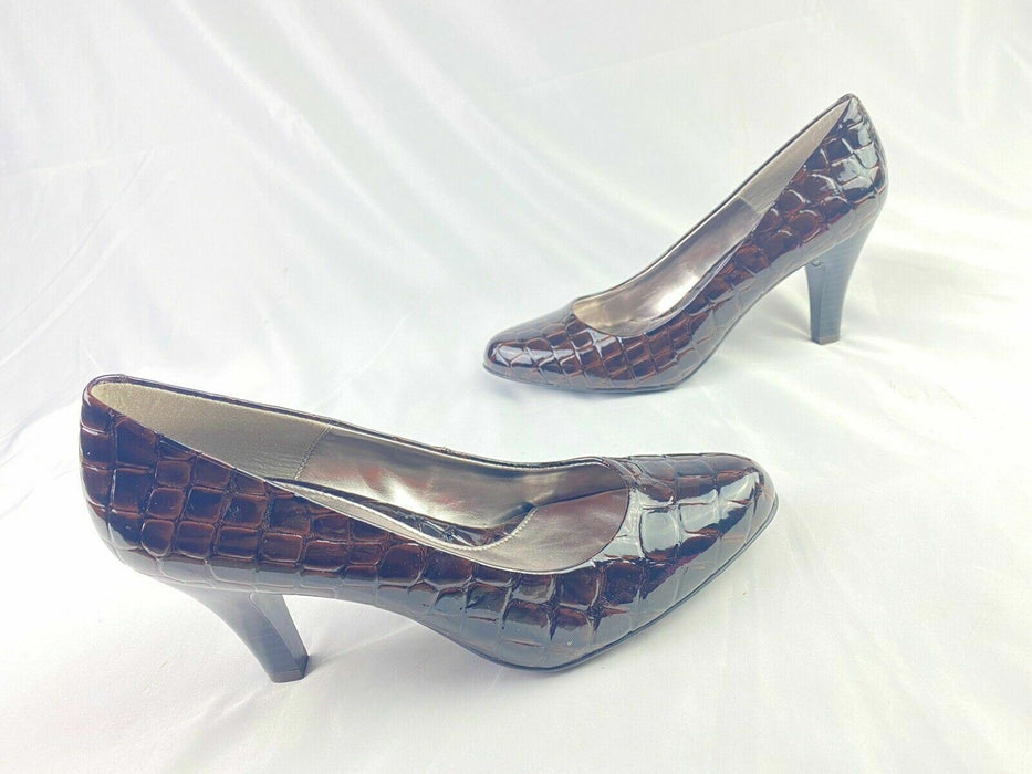 Euro Soft | Patent leather Brown 3.5" Pumps (Size: 9M) 3003050