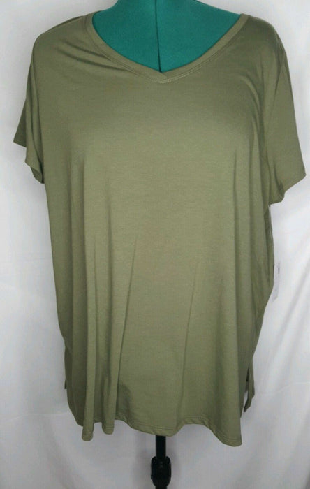 Avenue Leisure Green V-Neck Short Sleeve Top (Size: 26/28)