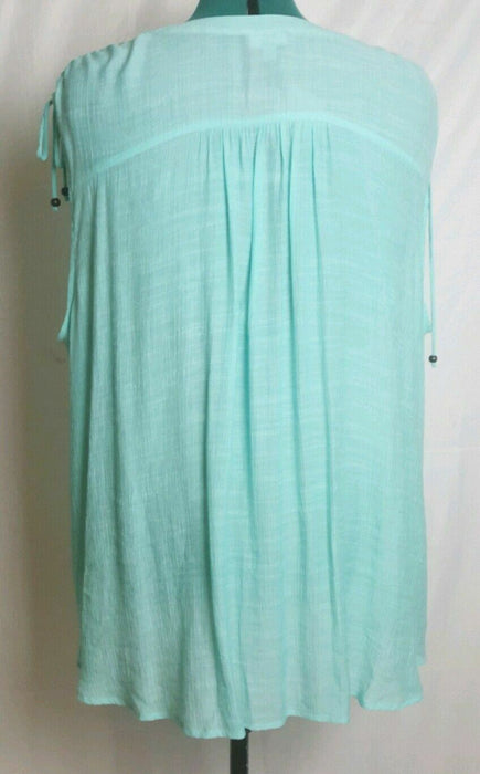 Avenue Mint Green Ruched Sleeve Button Front Top (Size: 26/28)