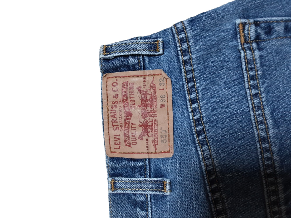 Levi’s 550 Men's Relaxed Straight Fit Blue Jeans (Size: 38 x 32)