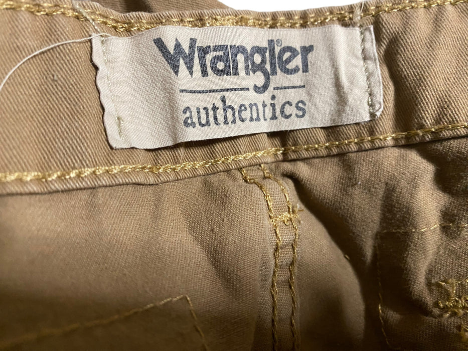 Wrangler Authentic Men's Cotton Shorts Dark Khaki (Size: 38 x 12)