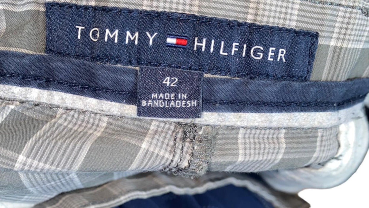 Tommy Hilfiger Men's Plaid Chino Shorts Gray (Size: XL)