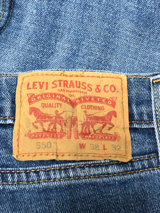 Levi's 550 Relaxed Fit Medium Wash Blue Jeans Men's (Size: 38 x 32) 005500107